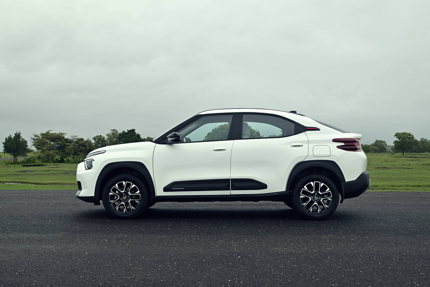 Citroen Basalt Vs Citroen C Aircross Exterior And Interior Design