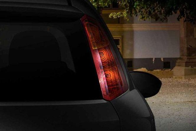 Fiat Punto Pure Taillight Image Fiat Punto Pure Taillight Image