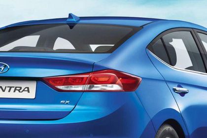 Hyundai Elantra 2015-2016 CRDi SX AT On Road Price (Diesel