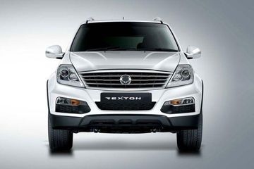 Mahindra Ssangyong Rexton Front View Image