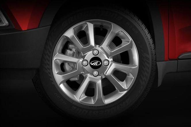 महिंद्रा केयूवी 100 व्हील image