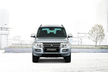 Mitsubishi Montero 2007-2012 Front View Image