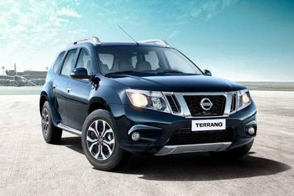 Nissan Terrano 2013-2017 Front Right View Image