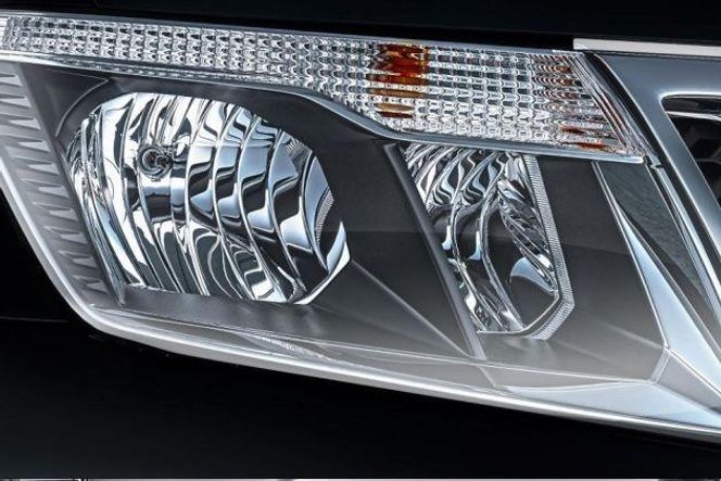 ನಿಸ್ಸಾನ್ ಟೆರಾನೋ 2013-2017 headlight image