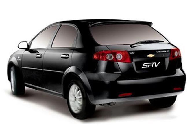 Chevrolet Optra SRV Rear Left View Image