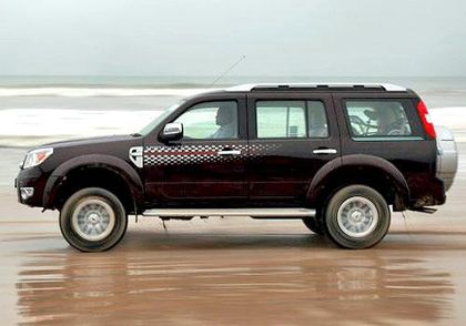 Ford Endeavour 2003-2007 Side View (Left)  Image