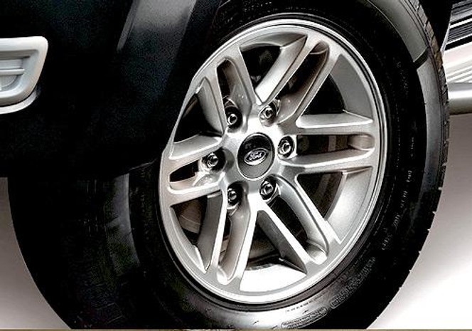 फोर्ड एंडेवर 2003-2007 व्हील image