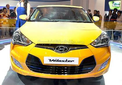 Hyundai Veloster Front View Image
