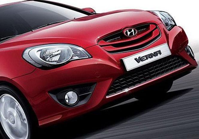 Hyundai Verna 2010-2011 Headlight Image Hyundai Verna 2010-2011 Headlight Image