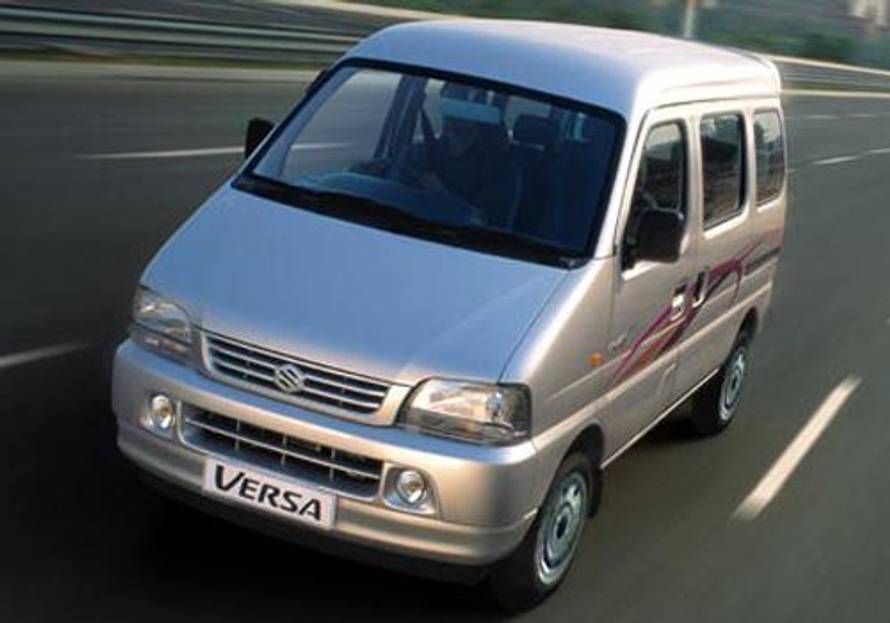 Maruti Versa Fornt Left View Image