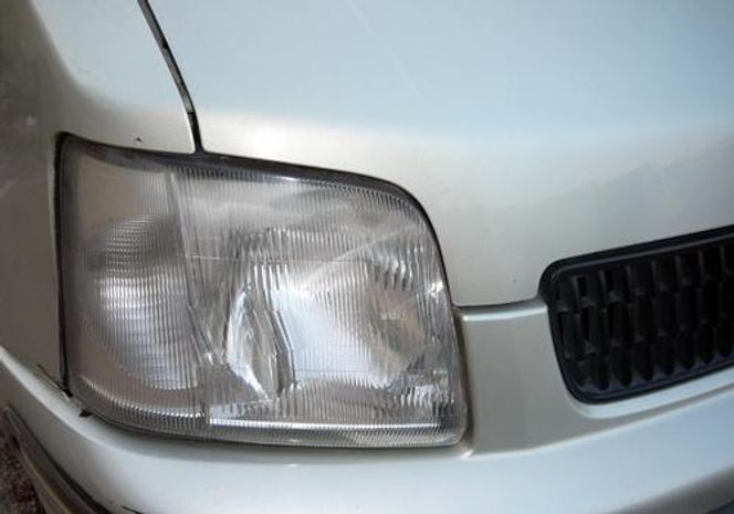 Maruti Suzuki Versa Headlight Image Maruti Suzuki Versa Headlight Image