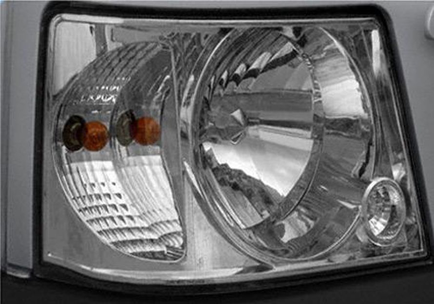टाटा सूमो स्पेशियो headlight image