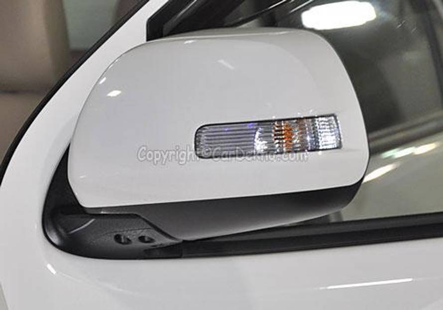 Toyota Fortuner 2009-2011 Side Mirror (Body) Image
