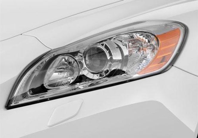 Volvo C70 Headlight Image Volvo C70 Headlight Image