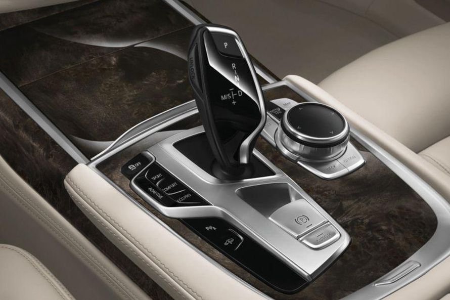BMW 7 Series 2012-2015 Gear Shifter Image