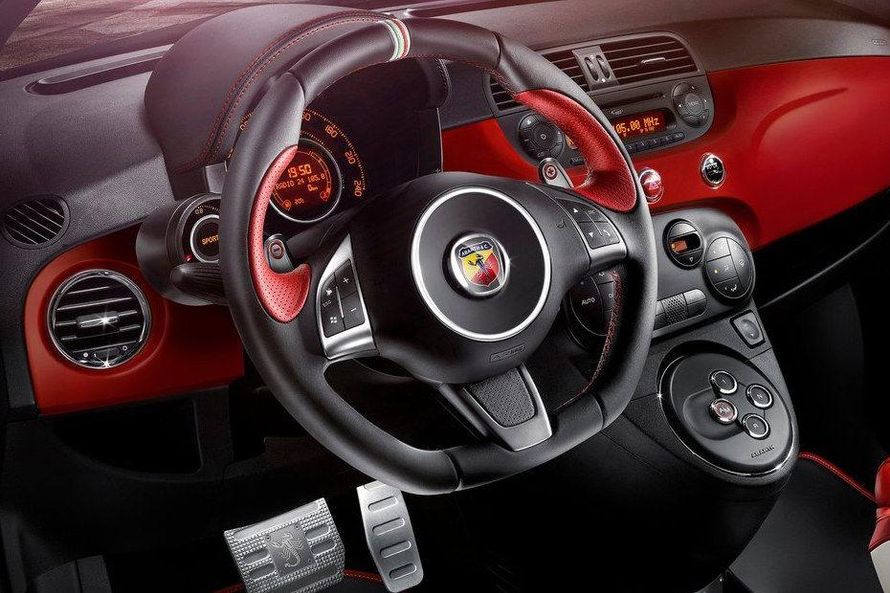 Fiat 500 Steering Wheel Image