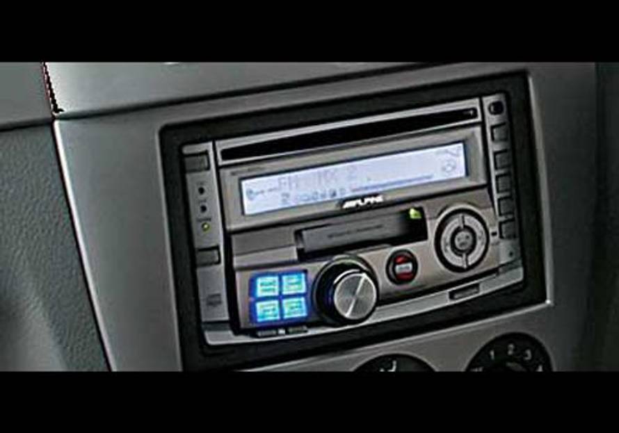 शेवरले ऑप्ट्राएसआरवी infotainment stytem image