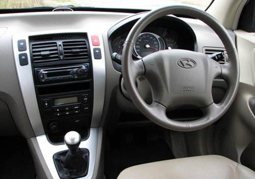 Hyundai Tucson 2005-2010 DashBoard Image