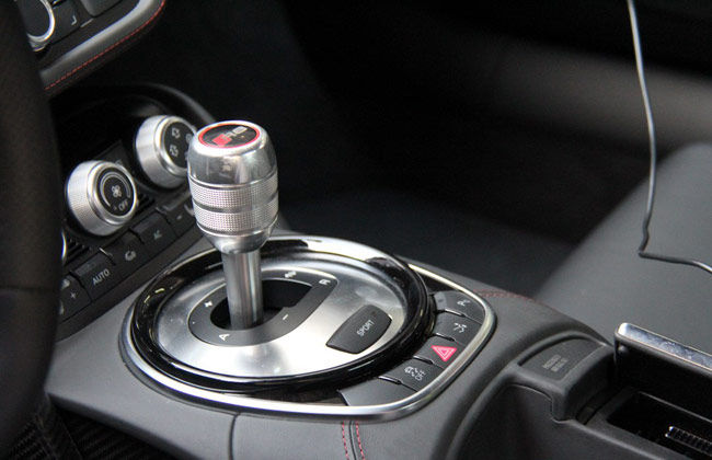 Morse code Christchurch Hopelijk What type of automatic transmission comes in Audi R8? | CarDekho