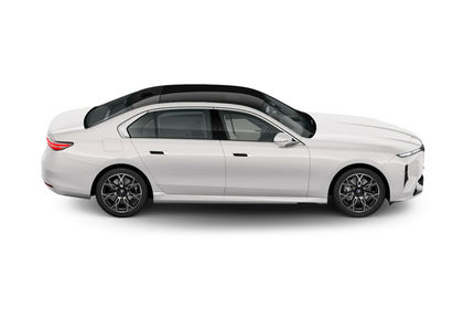 7 Series Facelift Mineral White Color 7 Series Facelift Mineral White Color