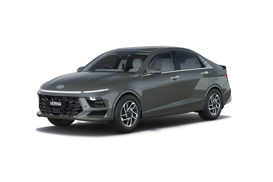 वरना टाइटन ग्रे कलर