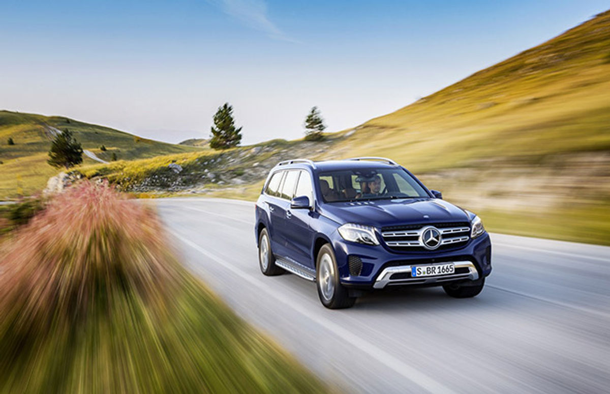 https://stimg.cardekho.com/images/carNewsimages/carnews/Mercedes%20Benz/Mercedes_Benz_GLC_0411_2015_02.jpg
