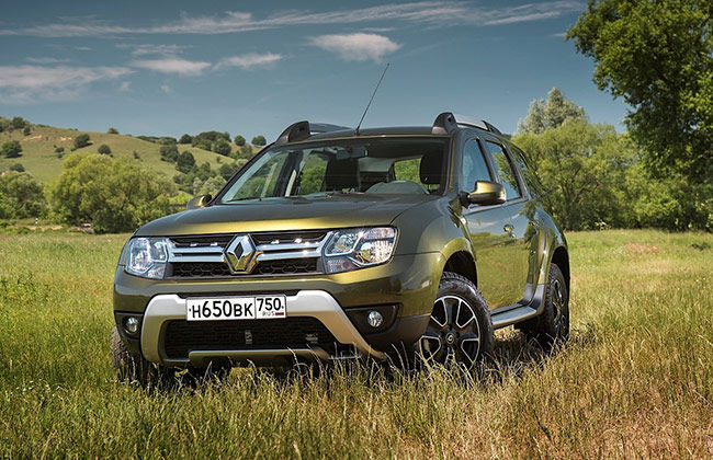 2015 India-bound Renault Duster front view