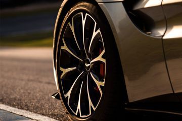 Aston Martin Vantage Wheel