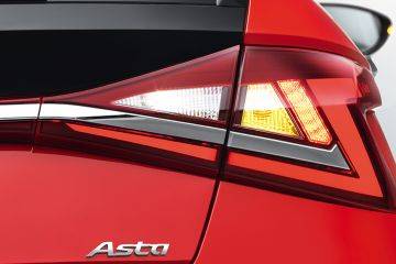 i20 sportz tail light price