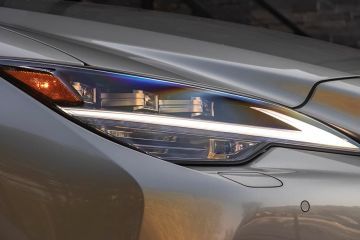 Lexus LS Headlight