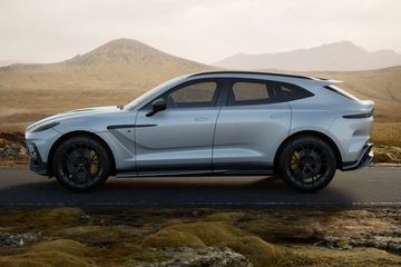 Aston Martin DBX Side View (Left)  Image