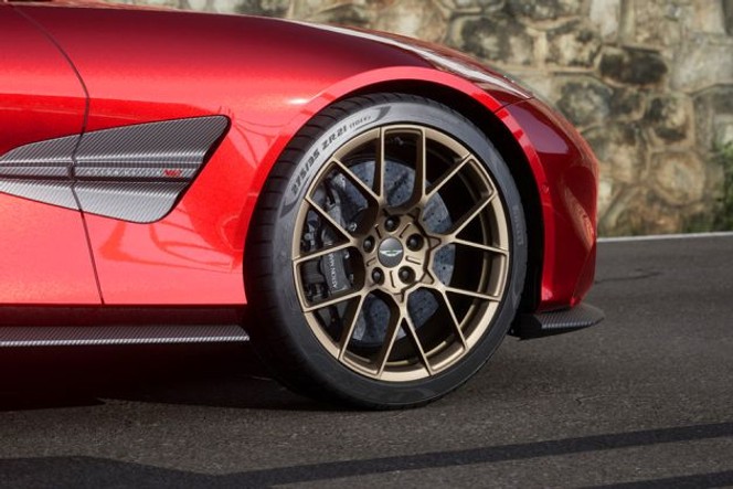 एस्टन मार्टिन वैंक्विश व्हील image