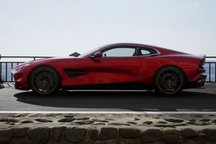 Aston Martin Vanquish Side View (Left)  Image