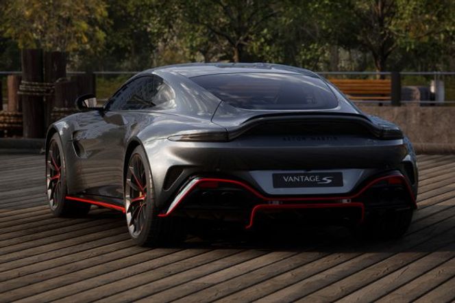 Aston Martin Vantage Rear Left View Image
