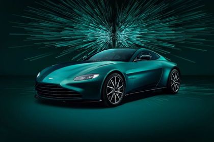 Aston Martin Vantage 2020-2024 Front Left Side Image