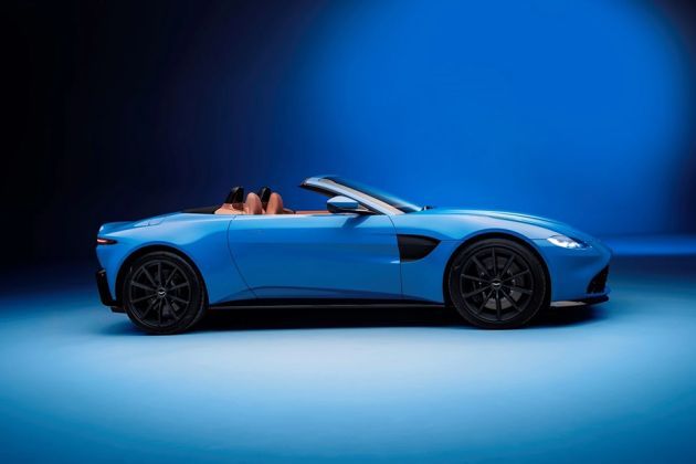 Aston Martin Vantage Side View (Right)  Image