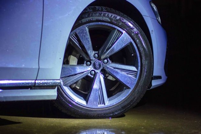 Audi A8 L Wheel Image