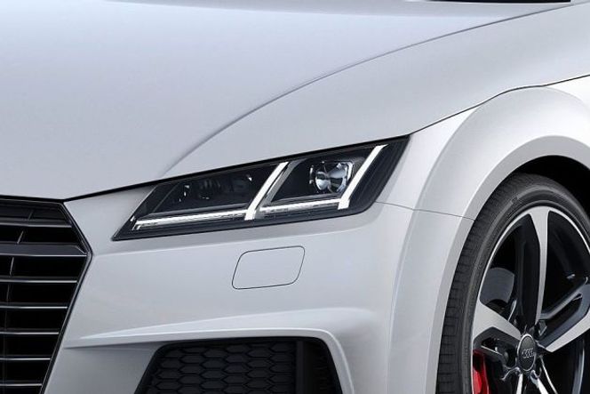 Audi TT 2012-2019 Headlight Image