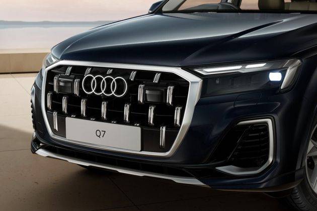 Audi Q7 Grille Image