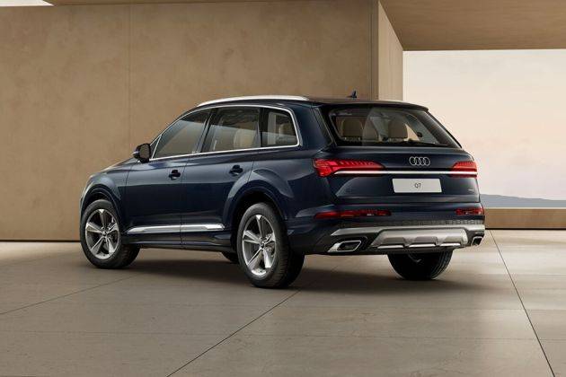 Audi Q7 Rear Left View Image