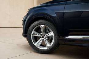 Audi Q7 Wheel Image