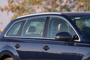 Audi Q7 Window Line Image