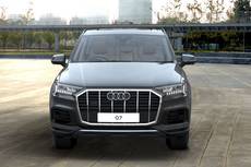Audi Q7 2022-2024 videos