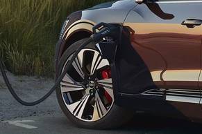 Audi Q8 Sportback e-tron Exterior Image Image