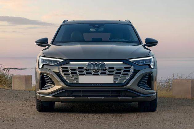 Audi Q8 e-tron Front View Image