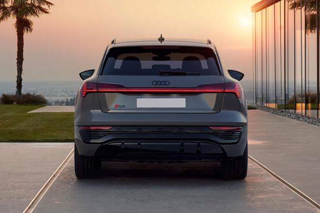 Audi Q8 e-tron Rear view Image