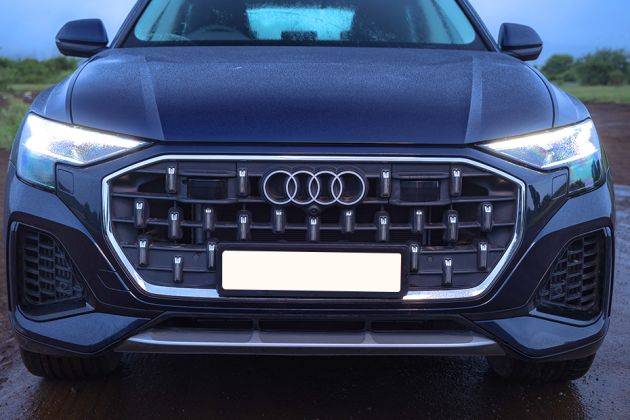 Audi Q8 Grille Image