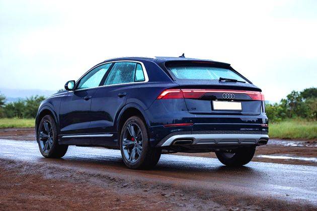 Audi Q8 Rear Left View Image