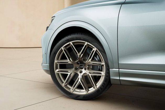 Audi RS Q8 Wheel Image