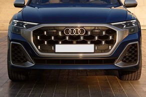 Audi SQ8 Grille Image